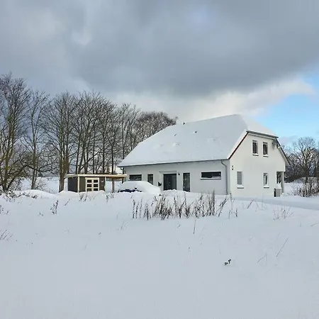 Windlight Comfortable Holiday home Putgarten